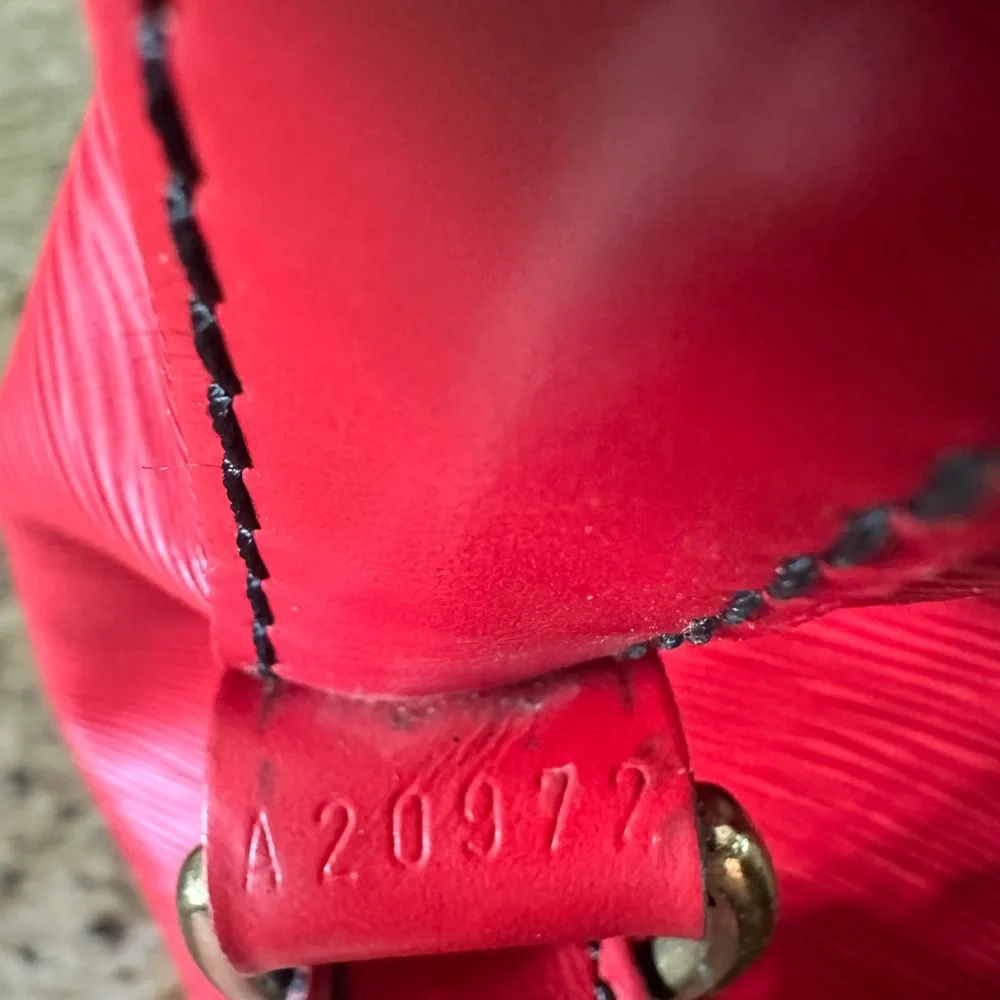 🌸🌸🌸Authentic Louis Vuitton Leather LV Petit Noe Red Epi - Picture 12 of 12